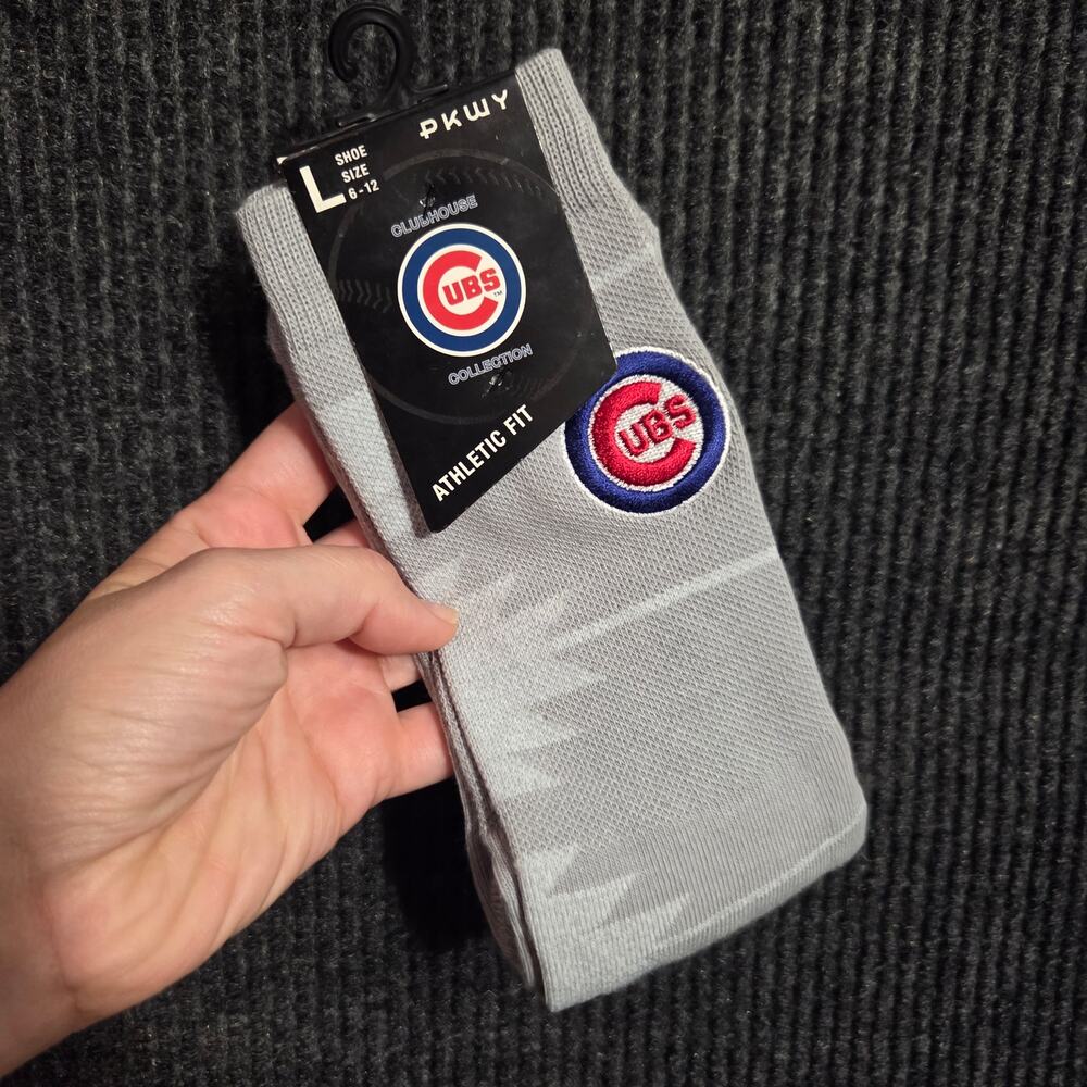 PKWY MLB Chicago Cubs Crew Socks Men’s Size L 6-12 NWT Gray Collection Athletic